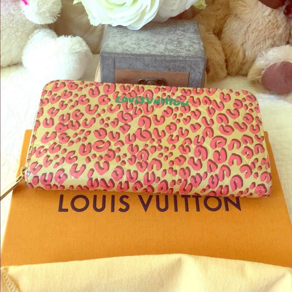 Authentic Limited edition LV zippy wallet
